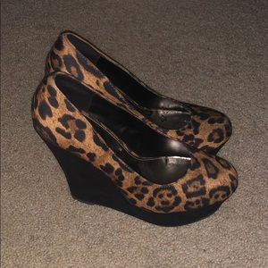 Leopard wedges